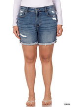 Load image into Gallery viewer, Plus Distressed Cuff Raw Hem Shorts
