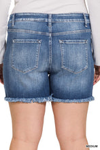 Load image into Gallery viewer, Plus Mid Rise Raw Frayed Hem Shorts
